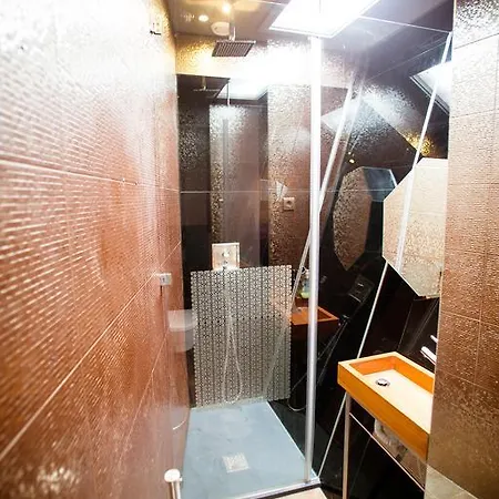Apartment 118 Premium Downtown Apartments