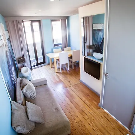 118 Premium Downtown Apartments *