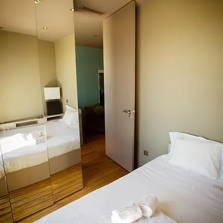 118 Premium Downtown Apartments *